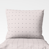 Ar rokām šūts kokvilnas spilvendrāna | Blush Polka
